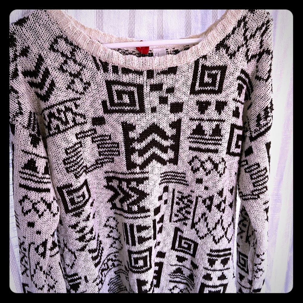 H&M cropped sweater. Hi-lo cut.